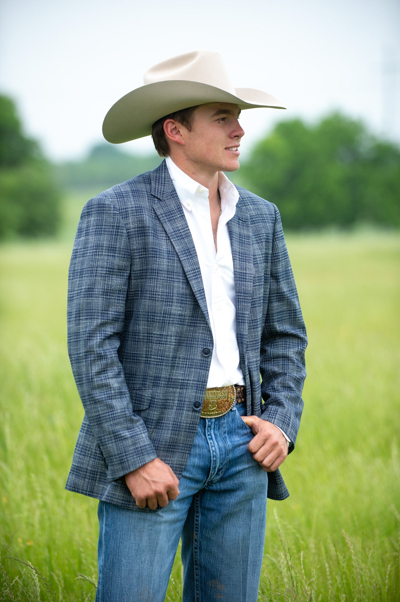Dark Grey Cowboy Sport Jacket with slim fit and subtle navy plaid pattern